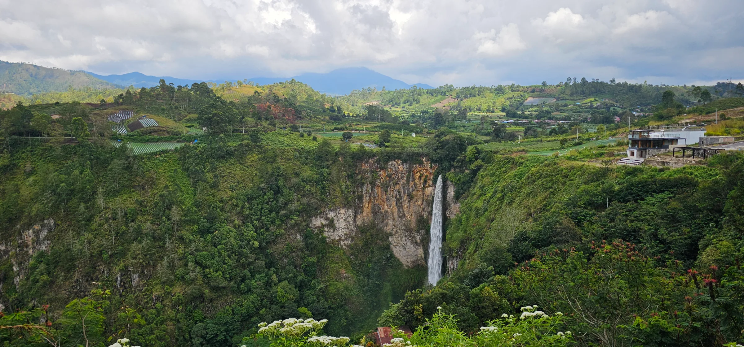 Sipiso-piso cover landscape